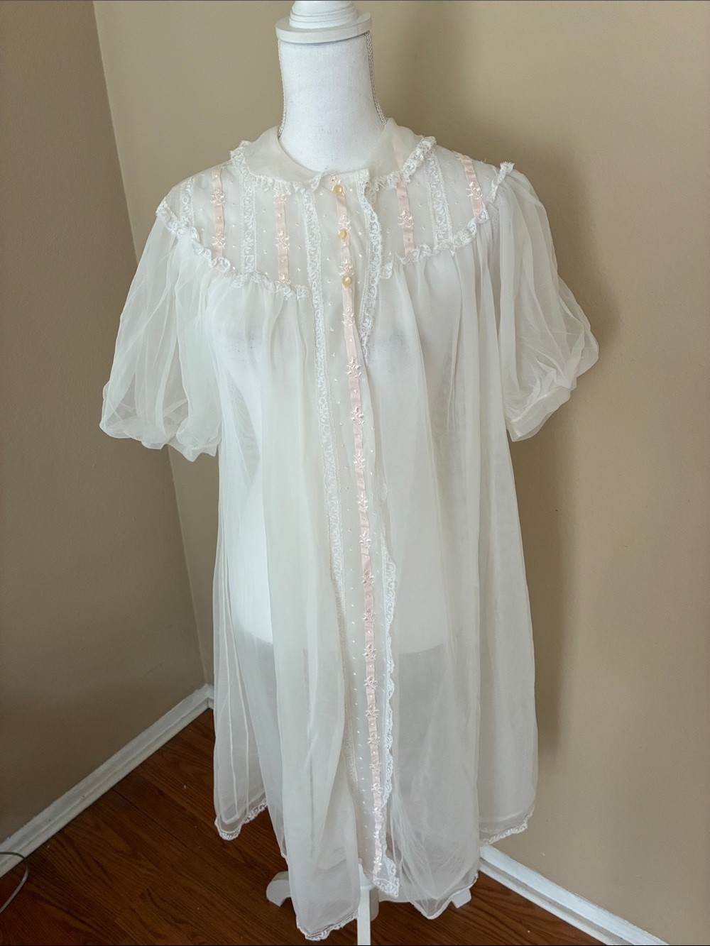 Vintage 60s Miss Elaine Sheer Peignoir Robe Lace Trim lined